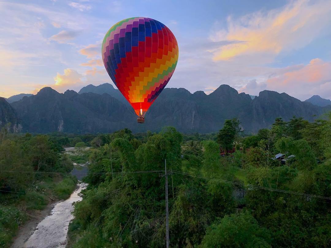 Blue Guesthouse Vang Vieng Eksteriør bilde