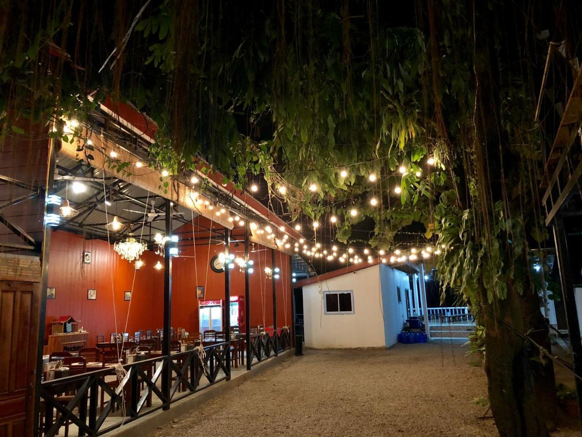 Blue Guesthouse Vang Vieng Eksteriør bilde